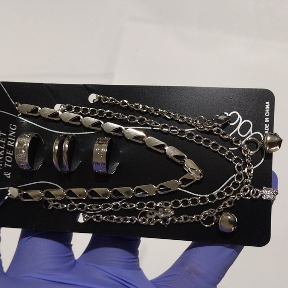 Silver Tone 3-Piece Anklet Set with Charms + 3 Toe Rings – Trendy Summer Jewelry - Picture 7 of 8